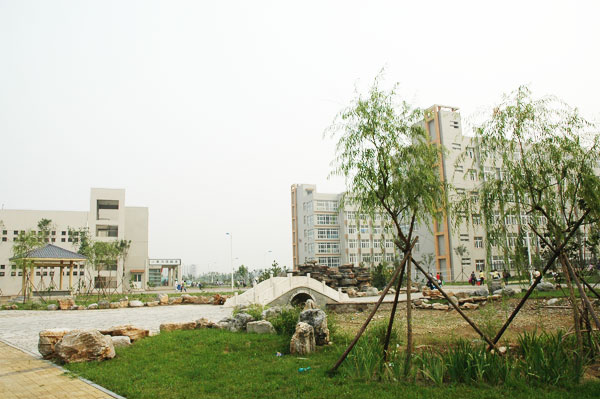 唐山勞動(dòng)技師學(xué)院2017火熱招生中！