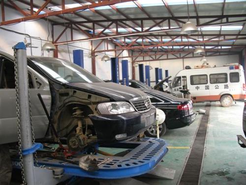 唐山精工汽修美容裝具學(xué)校當(dāng)前正在火熱招生中！歡迎大家踴躍報名！