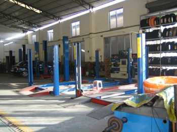 唐山精工汽修美容裝具學(xué)校開設(shè)哪些專業(yè)？