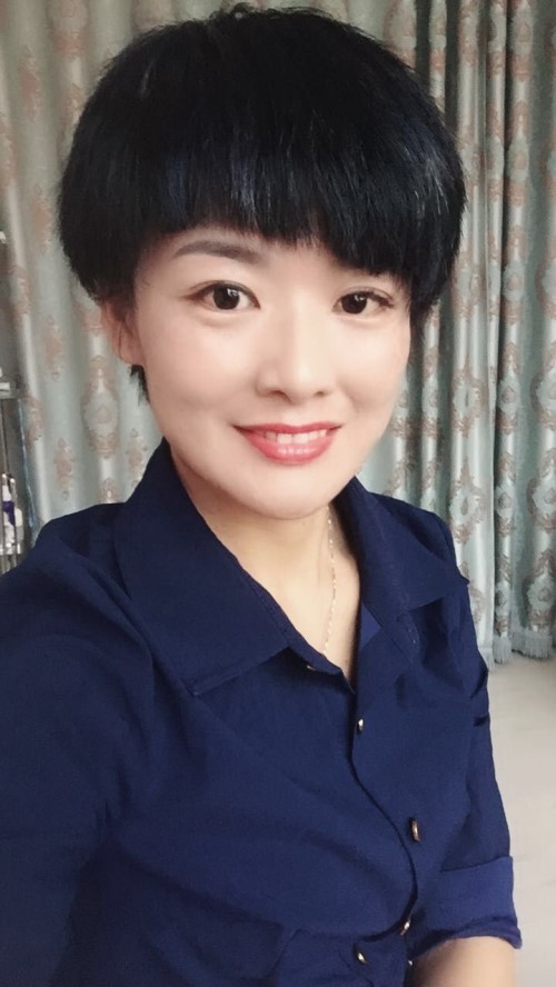 纖指圓夢想！保定東方技工學校創(chuàng)業(yè)者——李丹！  