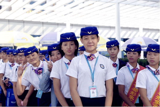 為什么都選擇石家莊中英航空學(xué)校？