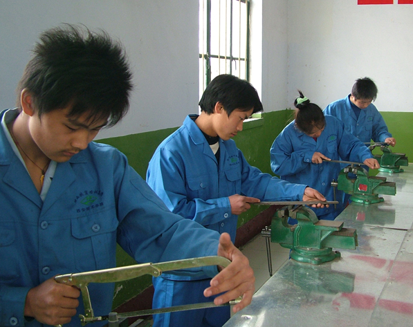 唐山九洲技校學(xué)電工怎么樣？