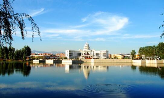 學計算機當然要學高端的！北京吉利學院計算機WEB前端工程師專業(yè)你一定喜歡！