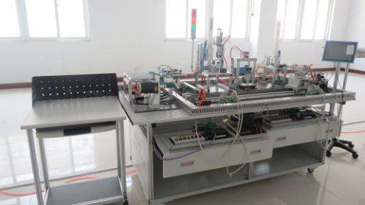 機電的未來發(fā)展模式是怎么樣的？煙臺機電學校正在講解