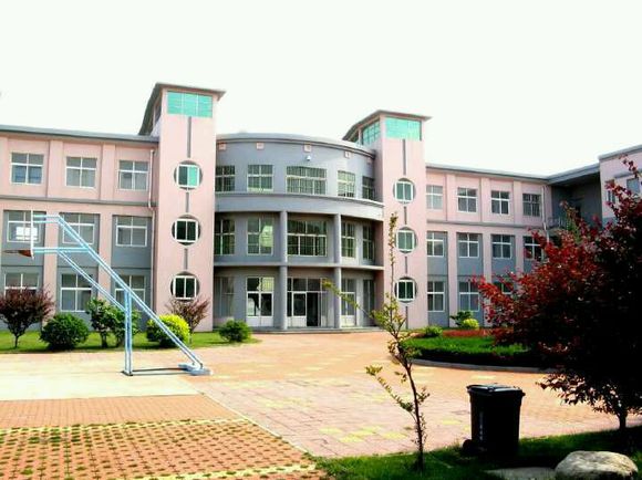 青島求實職業(yè)技術(shù)學(xué)院學(xué)空中乘務(wù)專業(yè)怎么樣？