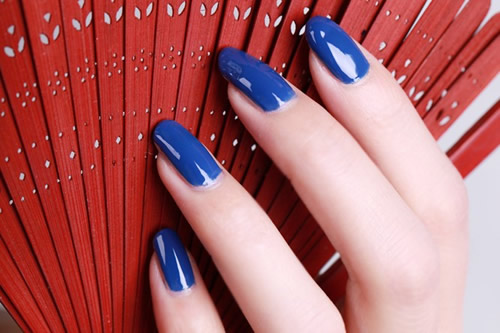 挑選指甲油的顏色都有什么竅門(mén)？讓威海美甲學(xué)校告訴你吧！