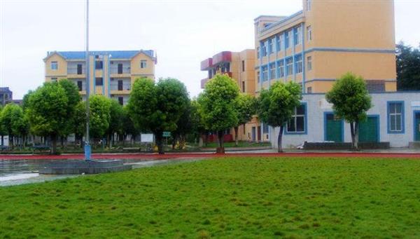 德州新星技工學(xué)校高中部招生都有哪些條件？