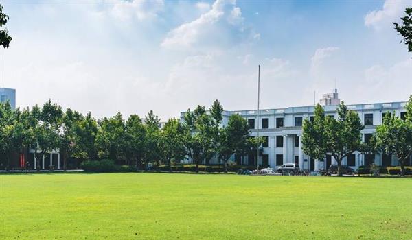 青島中魯中等專業(yè)學(xué)校 青島中魯中等專業(yè)學(xué)校