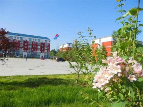 在濟南哪個學?？梢詫W口腔類專業(yè)？   