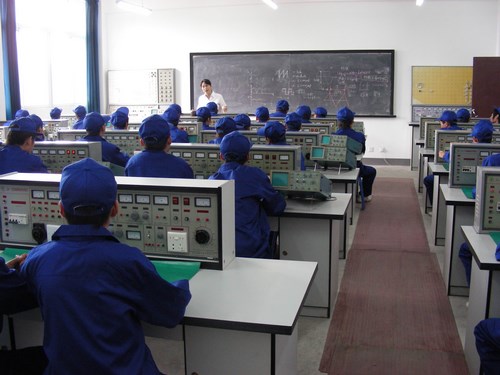 中國洛陽一拖技師學院有哪些優(yōu)勢？