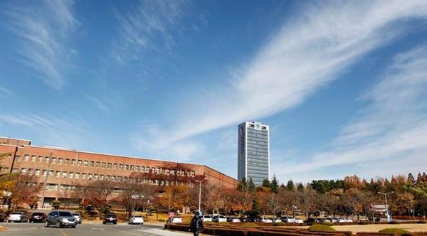 想創(chuàng)業(yè)當(dāng)老板嗎？快到泰安市陽光汽車專修學(xué)校吧！