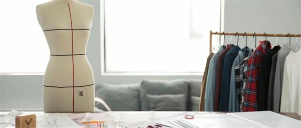 秦皇島學(xué)服裝設(shè)計(jì)去哪所學(xué)校？