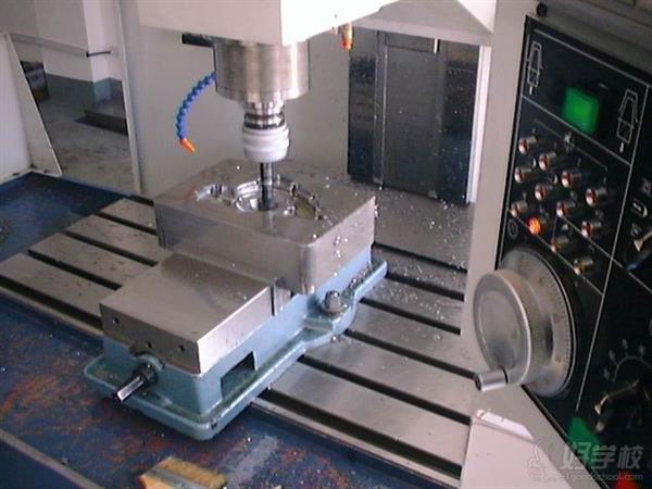 山東學(xué)數(shù)控加工哪個學(xué)校好？