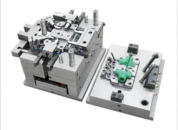 青島市電子信息技術(shù)學(xué)校高級(jí)技工專業(yè)都有什么？