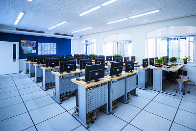 邢臺(tái)現(xiàn)代職業(yè)學(xué)校有哪些計(jì)算機(jī)專業(yè)？