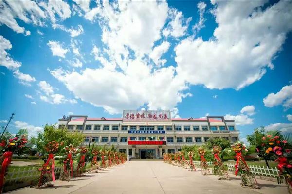 秦皇島東方航空服務(wù)專業(yè)學(xué)校2017學(xué)費(fèi)多少？貴嗎？