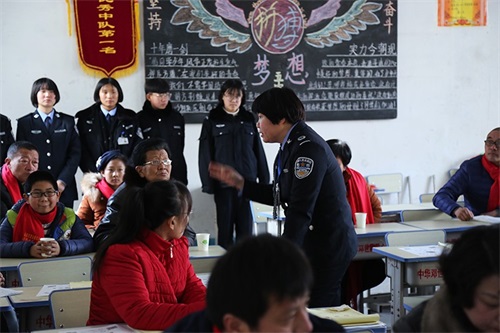 傳遞正能量！山東東營(yíng)金盾司法學(xué)校隆重舉行期末表彰大會(huì)暨家長(zhǎng)會(huì)